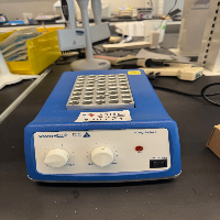 VWR Analog Heat Block image 1